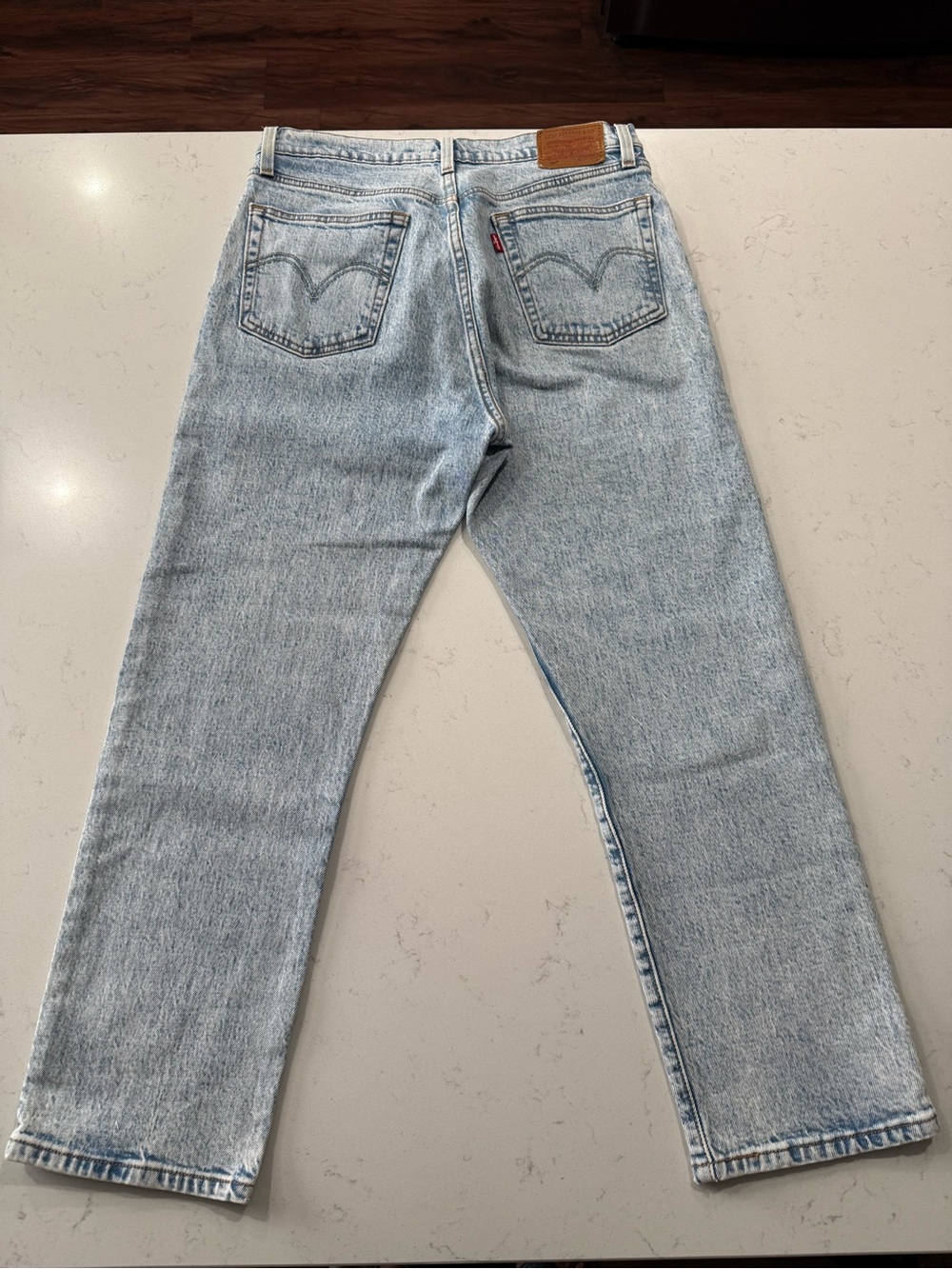 Levi's Premium Jeans; Light Wash High-Rise Straight Jeans - Light Blue. Size 28 - Picture 10 of 11